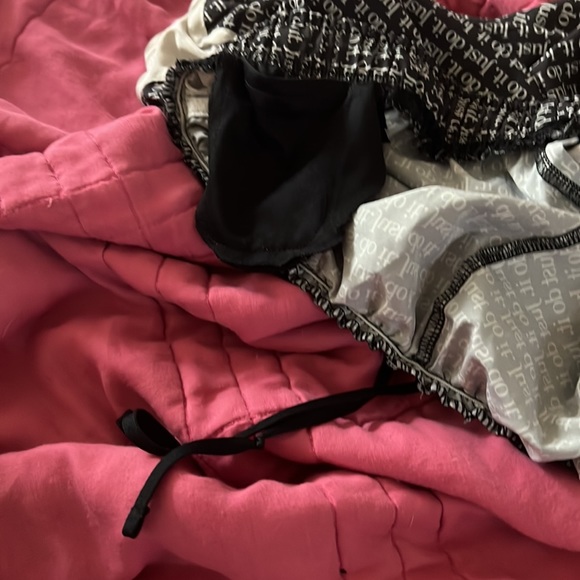 Nike Dri fit running short size medium, tag and lining removed - Picture 4 of 4